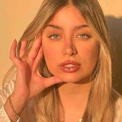 Nana from Syria, a woman online for video chat on Meetgle